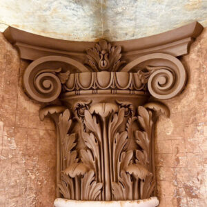 Phù điêu đầu cột