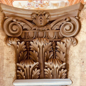 Phù điêu đầu cột