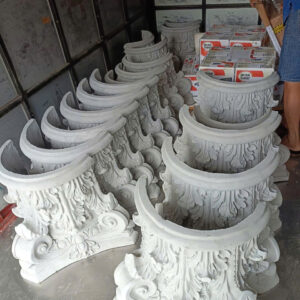 Phù điêu đầu cột