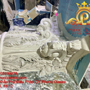 Phù điêu đầu cột