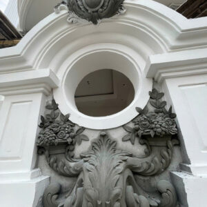 Phù điêu xi măng mặt tiền